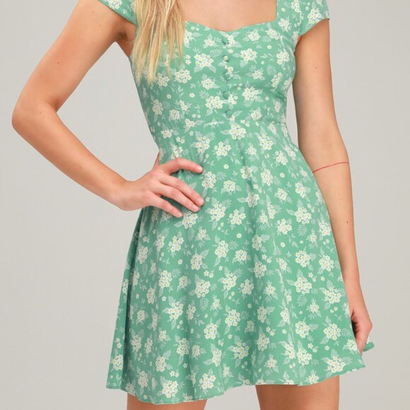 Lulus Passion Project Sage Green Floral Print Mini Dress - Size M - Picture 1 of 8